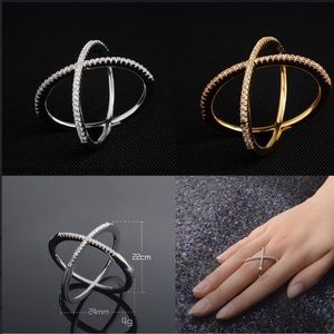 SILVER CRISS CROSS RING